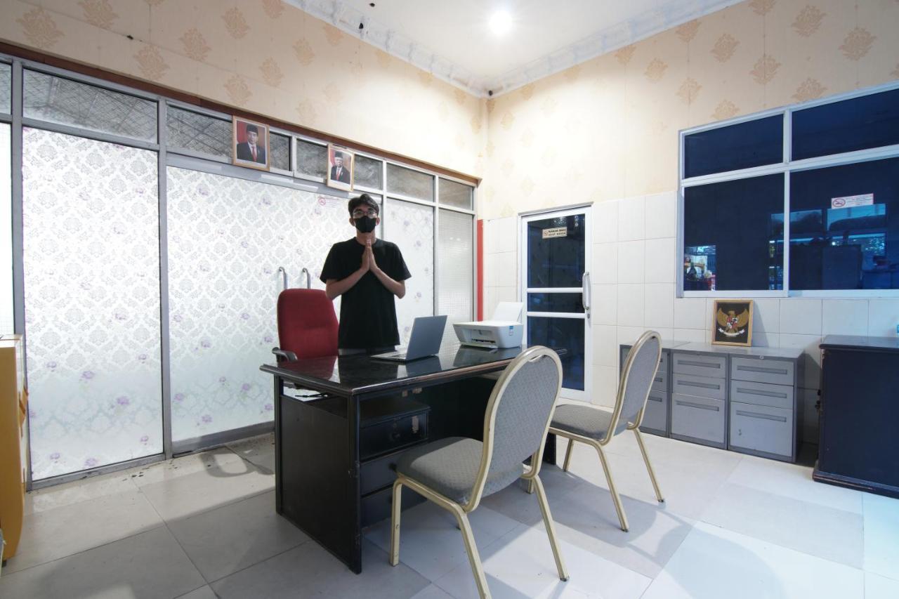 Oyo 91514 Gedung Putih Syariah