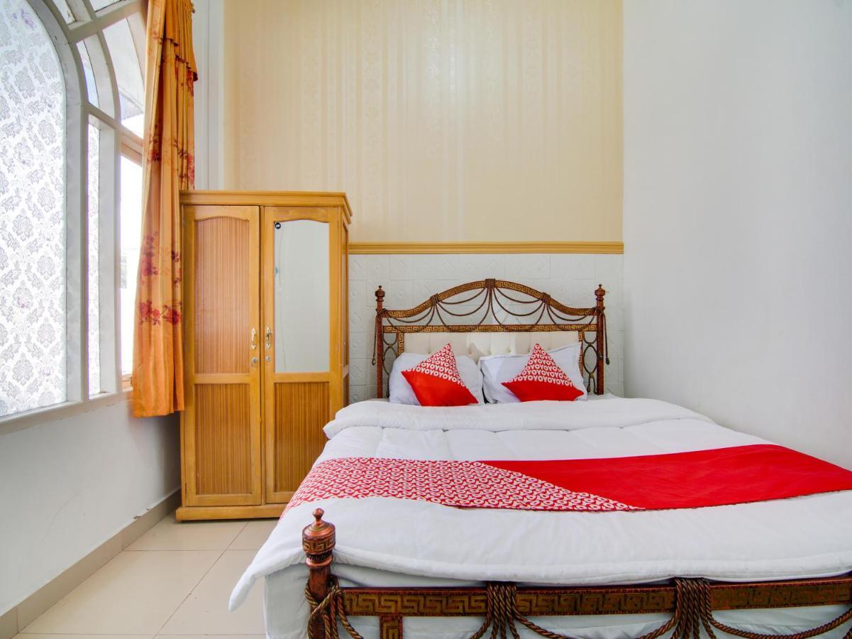 Oyo 91514 Gedung Putih Syariah Hotel 2*