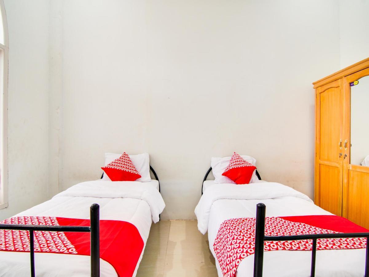 Oyo 91514 Gedung Putih Syariah 2*