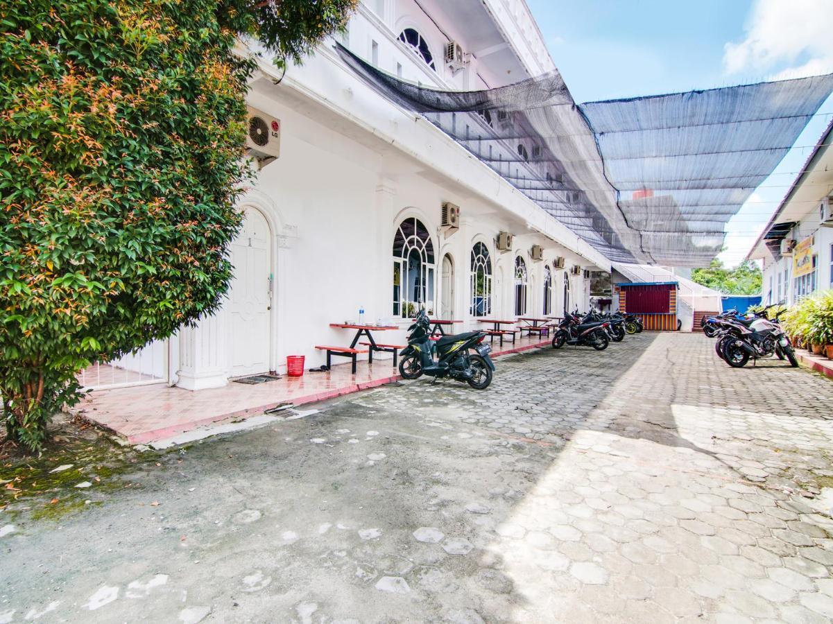 Oyo 91514 Gedung Putih Syariah Hotel 2*