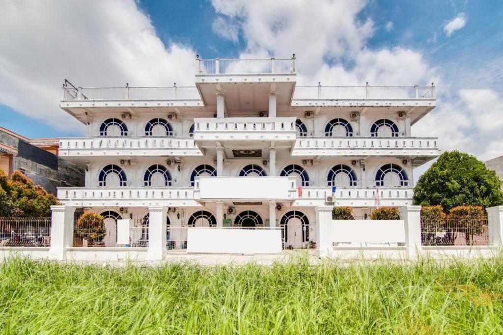 Oyo 91514 Gedung Putih Syariah Pekanbaru