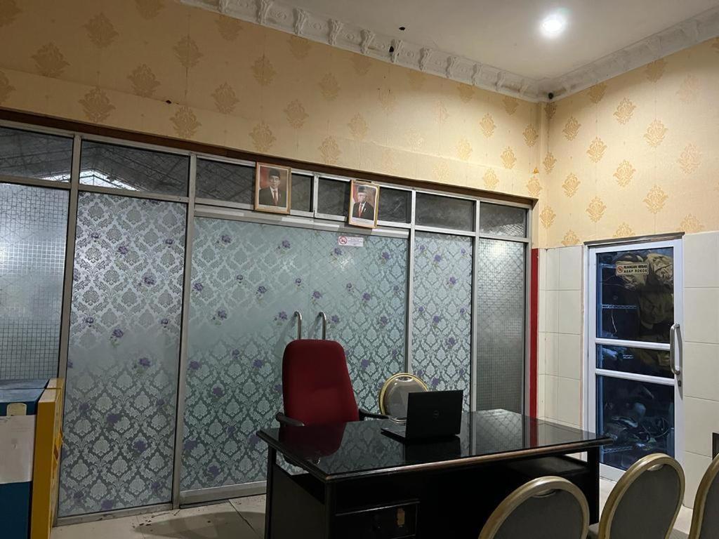 Oyo 91514 Gedung Putih Syariah Hotel 2*